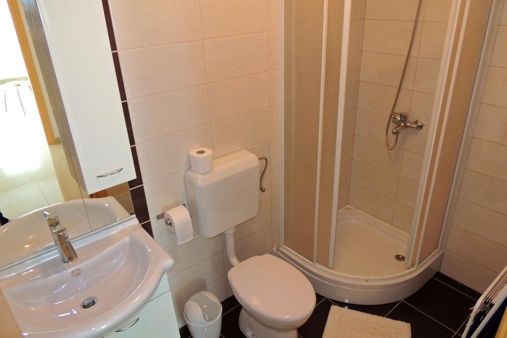 Private Accommodation Kirincic Vrh  Exterior photo